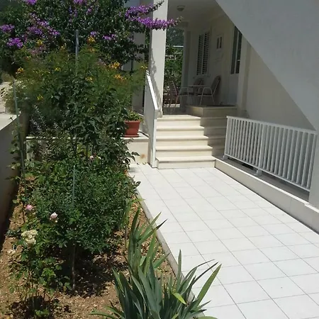 Sanja M 2 Apartment